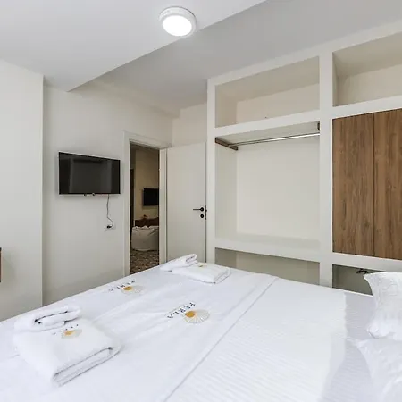 Perla 2br Beachside By Pikhost Golem (Tirana)